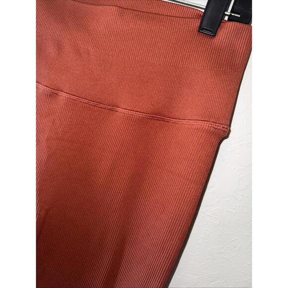 EUC Victoria Sport Victoria's Secret Ribbed Leggings Rust Orange  L Large Fall - Picture 2 of 6